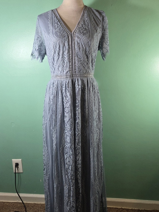 Merokeety Dresses & Skirts - Lace V-Neck Maxi Dress in Light Gray